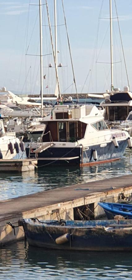 Salerno Yacht Hotel ภายนอก รูปภาพ