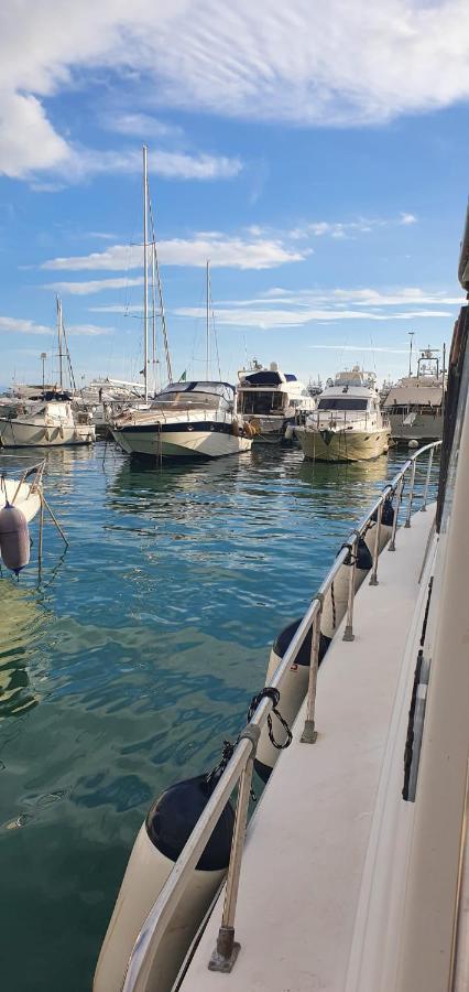Salerno Yacht Hotel ภายนอก รูปภาพ