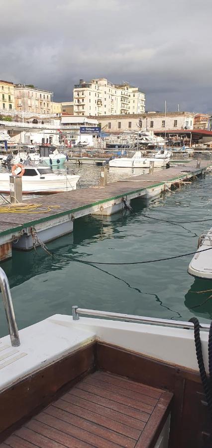 Salerno Yacht Hotel ภายนอก รูปภาพ